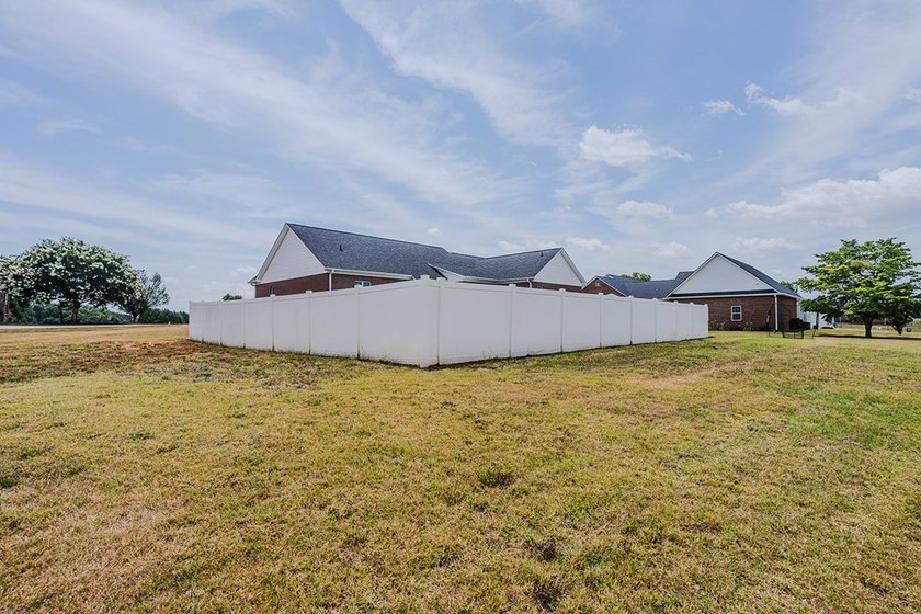 Welcome to this beautiful 3 bedroom 2 bath brick home located in - photo 45