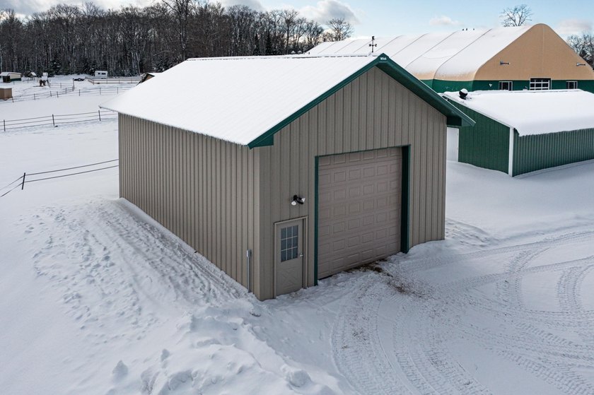 Plum Lake Event &amp; Equestrian Center is a rare 40-acre hobby farm - photo 46