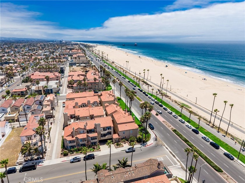 Welcome to coastal living at its finest. Perfectly positioned - photo 47