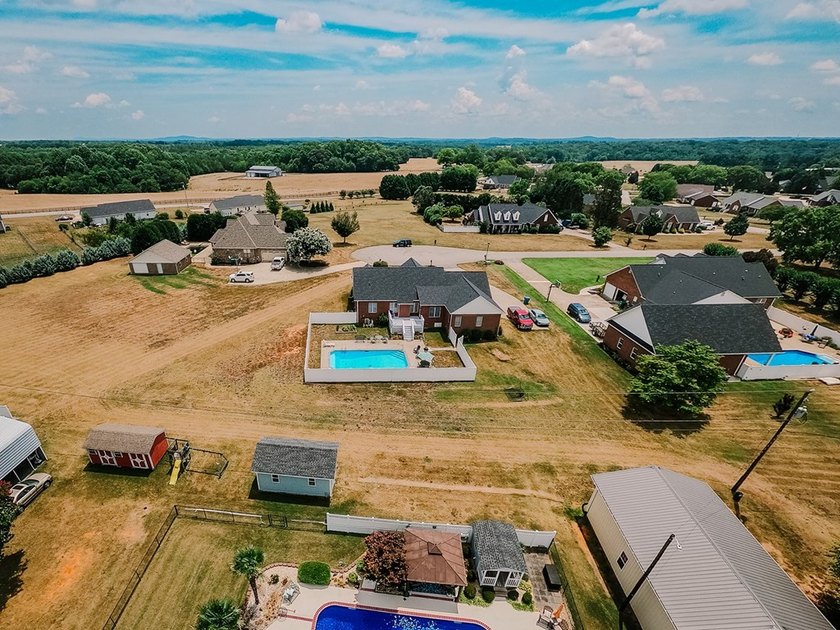 Welcome to this beautiful 3 bedroom 2 bath brick home located in - photo 48