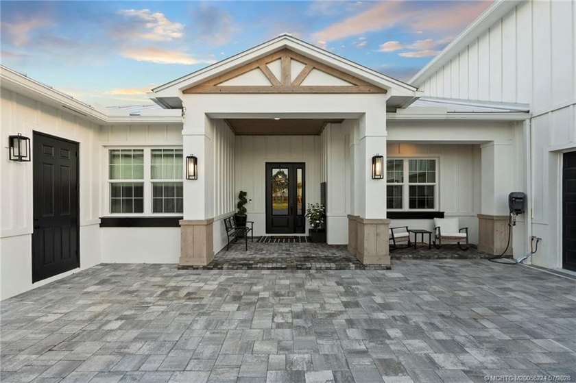Experience the rare opportunity to enjoy luxury farmhouse living - photo 9
