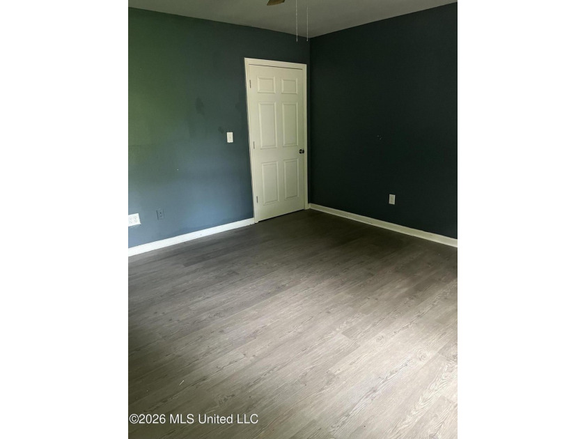 new flooring and paint-ready to move in now-recently renovated - photo 4