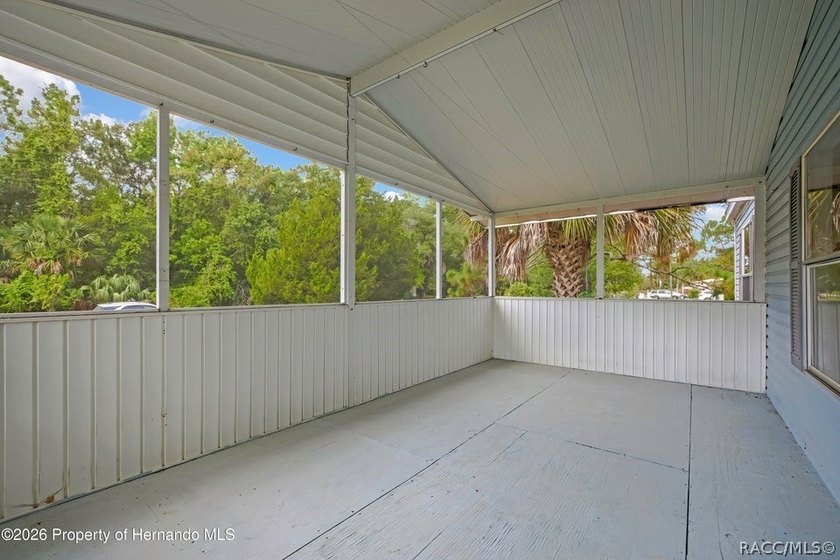 This nice spacious mobile home offers a well designed floor plan - photo 6