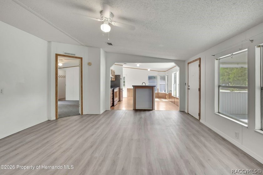 This nice spacious mobile home offers a well designed floor plan - photo 8