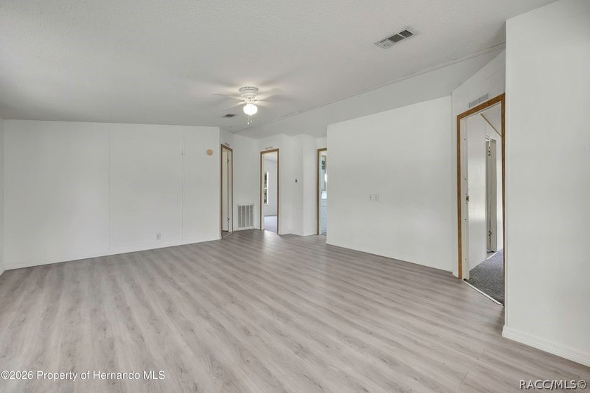 This nice spacious mobile home offers a well designed floor plan - photo 10