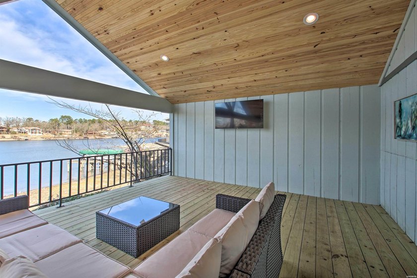 An exceptional opportunity on prestigious Lookout Point off Hwy - photo 8