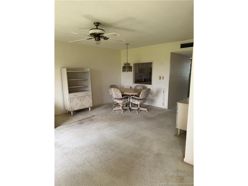 Great Opportunity to makes this 2/2 second floor condo in Miles - photo 5
