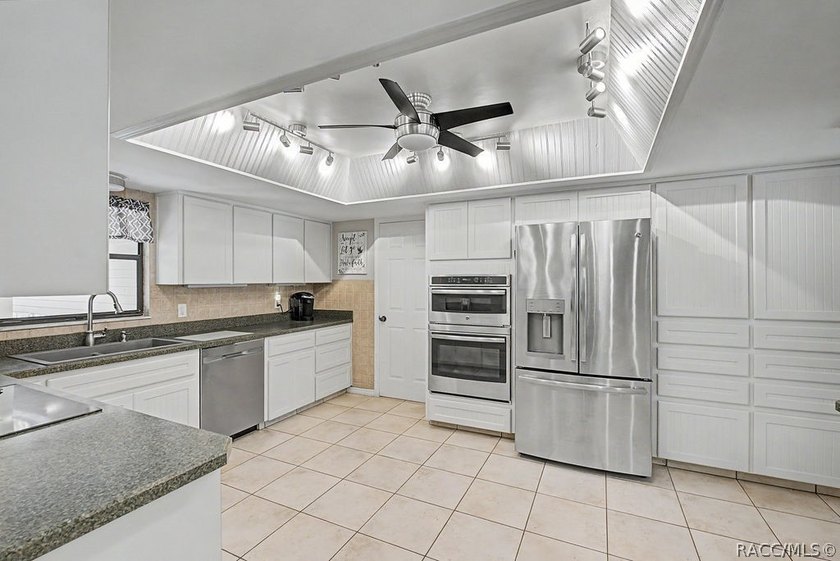 Welcome to your oasis in the heart of Citrus County! This - photo 13