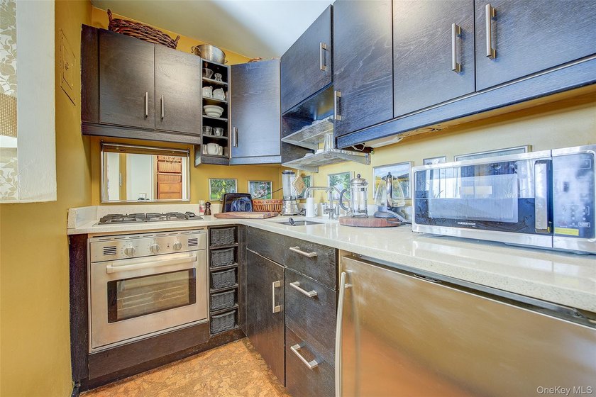 Price Improvement Sun-Drenched. Stunning. Sprawling. Welcome to - photo 10