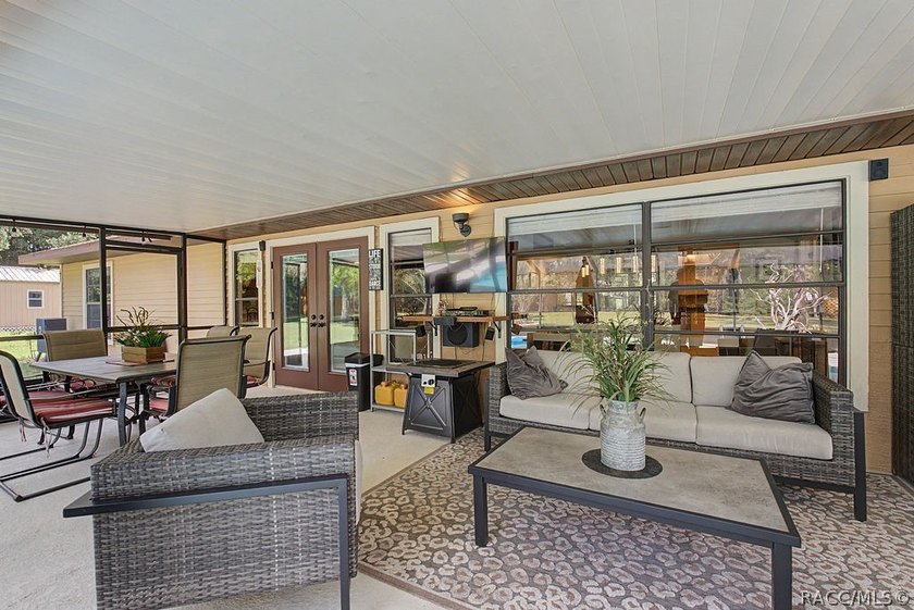 Welcome to your oasis in the heart of Citrus County! This - photo 40
