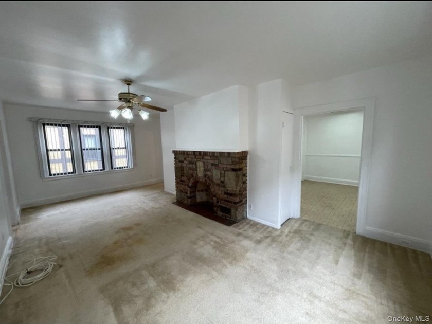 Great Location!! Excellent opportunity!! Two 1-bedroom units - photo 2