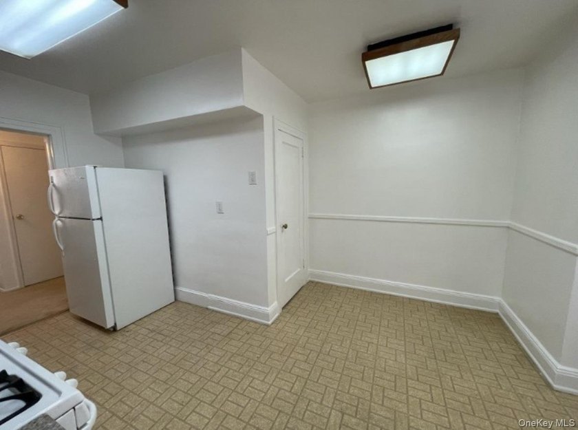 Great Location!! Excellent opportunity!! Two 1-bedroom units - photo 4