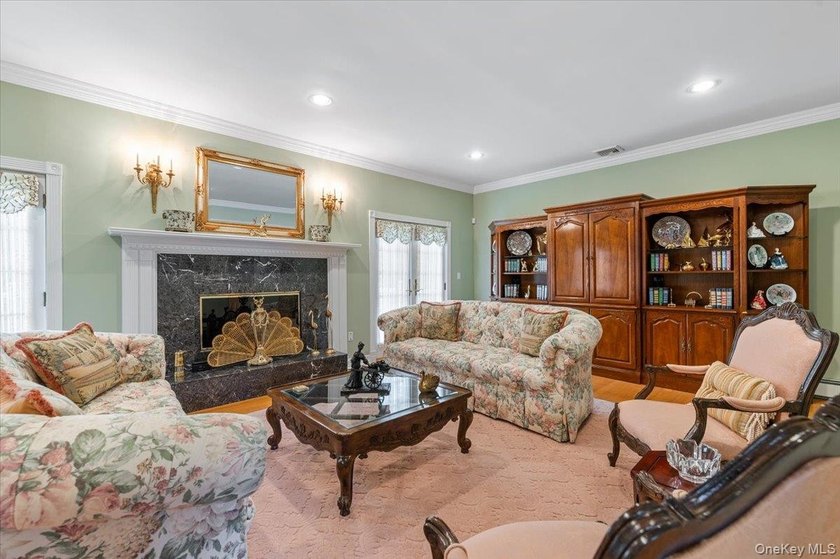 Welcome home to 6 Briana Court, a beautifully maintained - photo 17