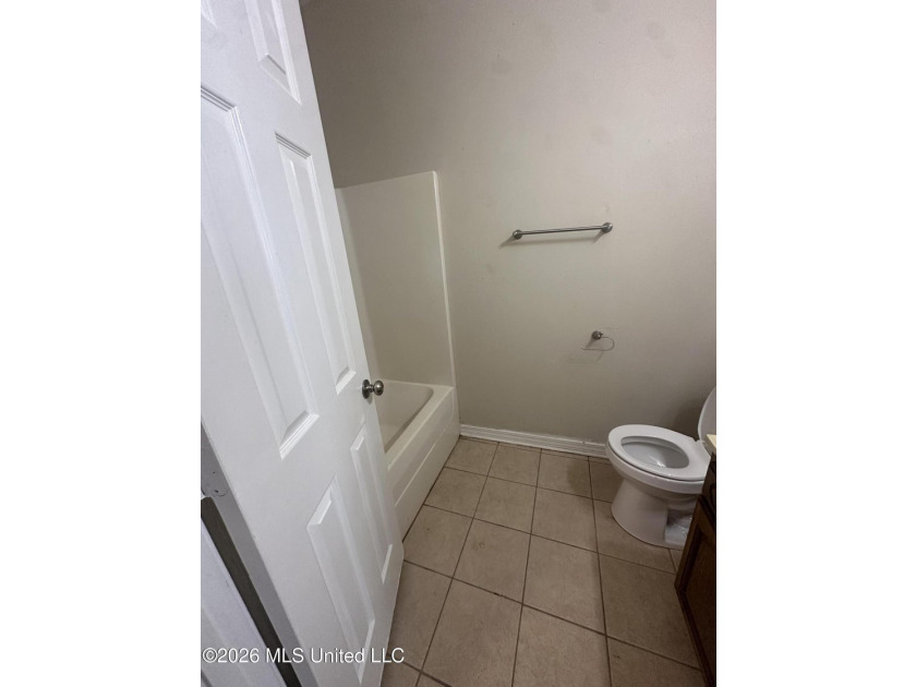 Welcome home to this beautiful 3-bedroom, 2-bath residence - photo 8
