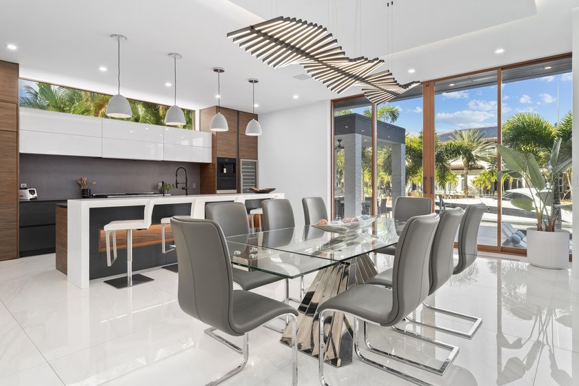 Experience unparalleled modern waterfront luxury in prestigious - photo 10