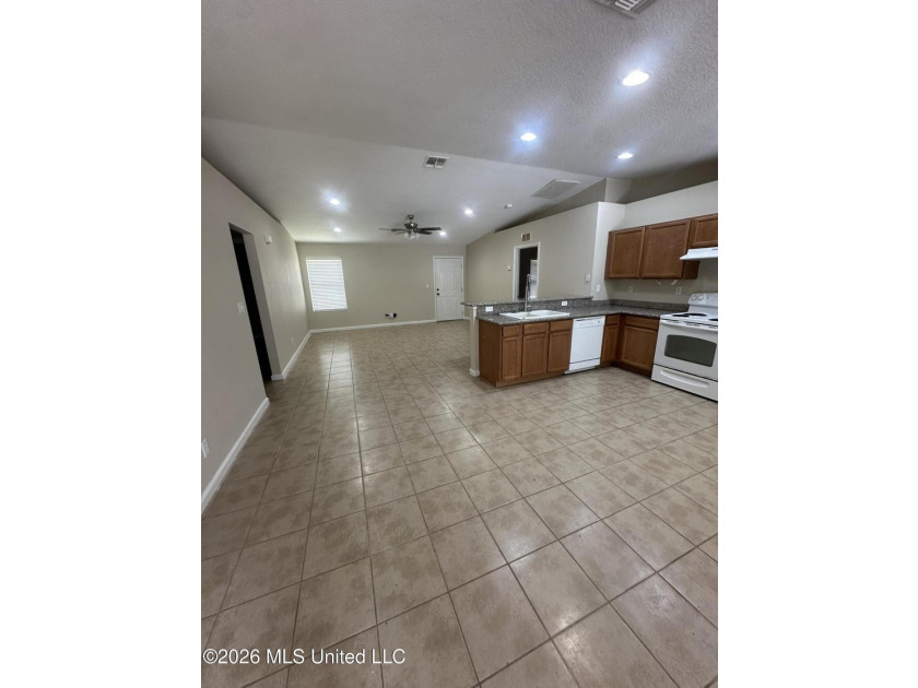 Move-In Ready 3 Bedroom, 2 Bath Home! Step into this recently - photo 2