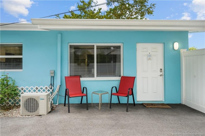 Beautifully updated triplex in one of Stuart's charming *Old - photo 4
