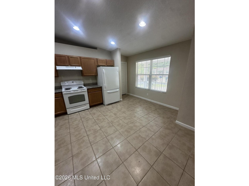Move-In Ready 3 Bedroom, 2 Bath Home! Step into this recently - photo 5