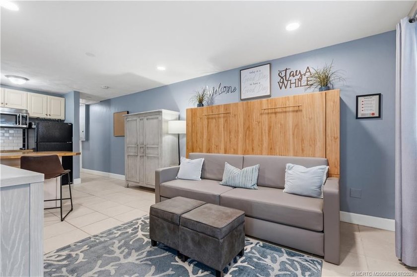 Beautifully updated triplex in one of Stuart's charming *Old - photo 5