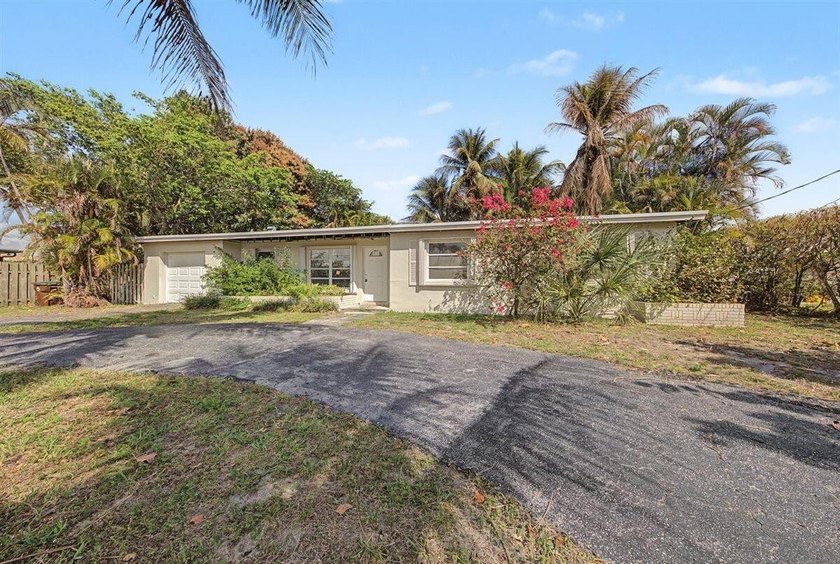 Welcome to an outstanding opportunity to own a true 3-bedroom - photo 6