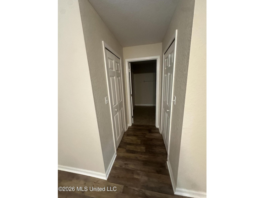 Move-In Ready 3 Bedroom, 2 Bath Home! Step into this recently - photo 10