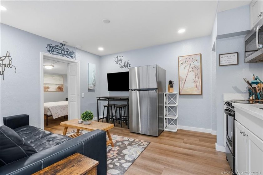 Beautifully updated triplex in one of Stuart's charming *Old - photo 10