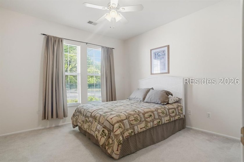 Well-maintained Potomac model located on a quiet cul-de-sac in - photo 11