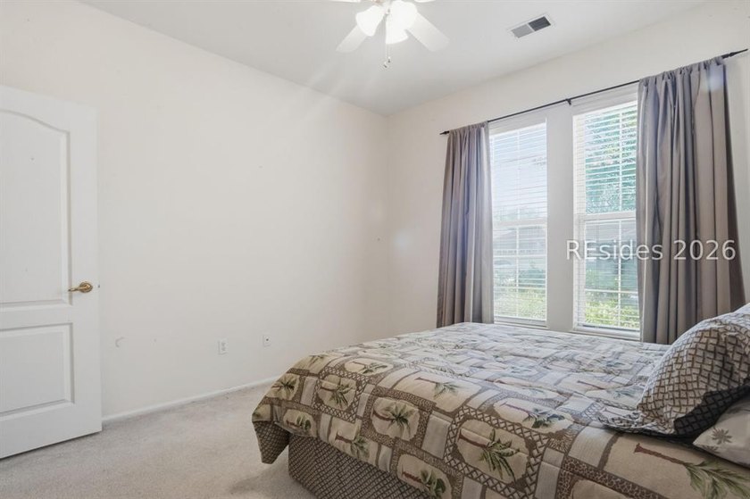 Well-maintained Potomac model located on a quiet cul-de-sac in - photo 13