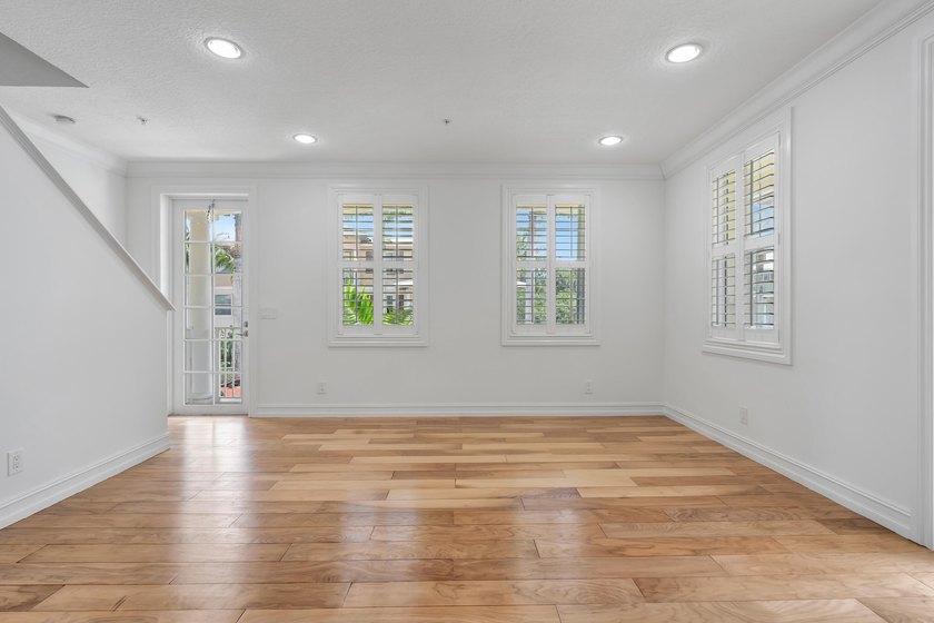 RARE LIVE/WORK CORNER UNIT IN THE HEART OF ABACOA! Showcasing - photo 14