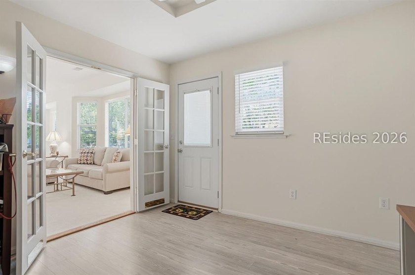 Well-maintained Potomac model located on a quiet cul-de-sac in - photo 16