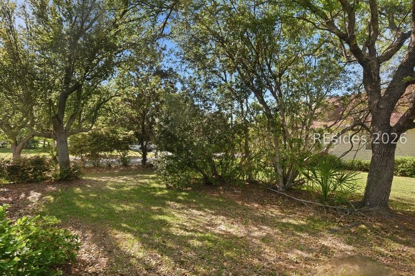 Well-maintained Potomac model located on a quiet cul-de-sac in - photo 17
