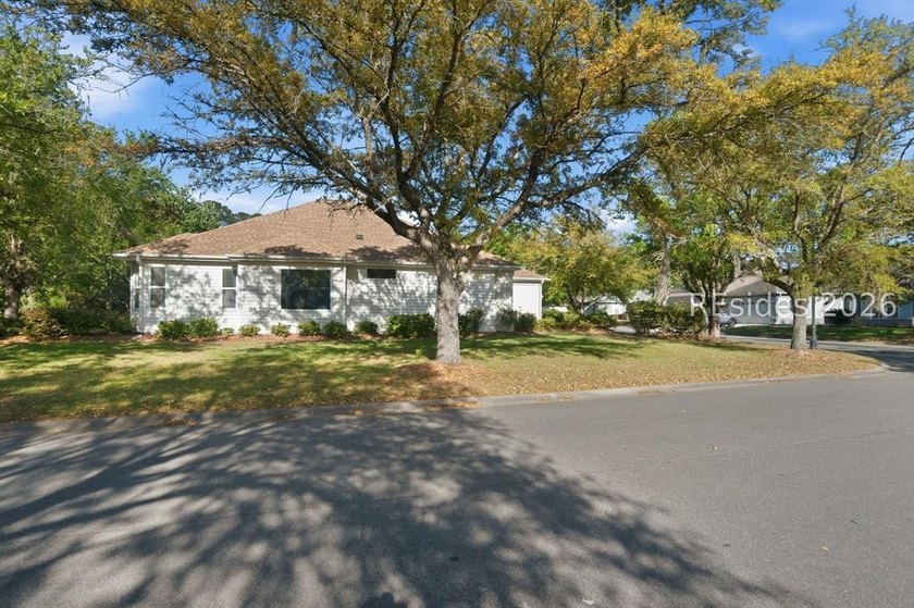 Well-maintained Potomac model located on a quiet cul-de-sac in - photo 19