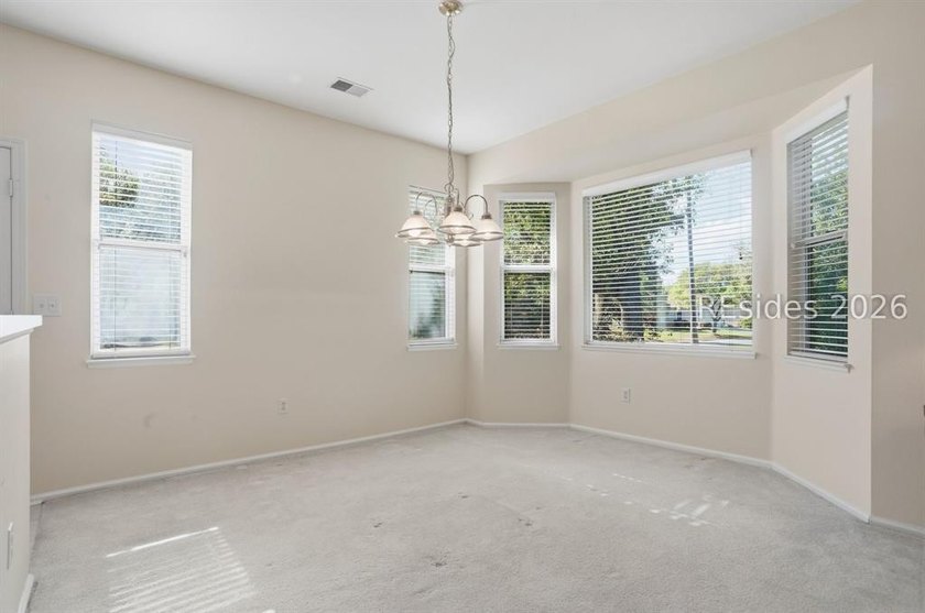 Well-maintained Potomac model located on a quiet cul-de-sac in - photo 31