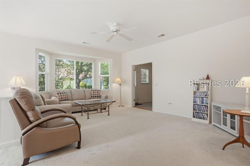 Well-maintained Potomac model located on a quiet cul-de-sac in - photo 32