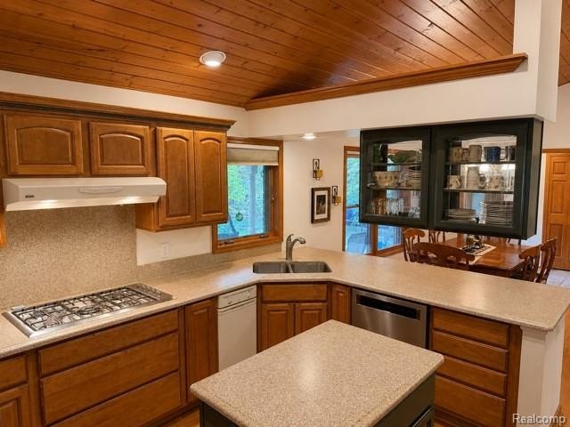 Long Lake canal front home with docking for the pontoon &amp; - photo 8