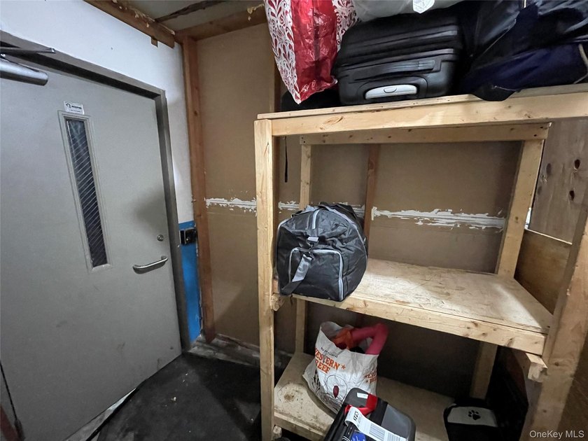 Prime Location! Across From Motor Vehicle Dept and JFK, 4,620 - photo 13