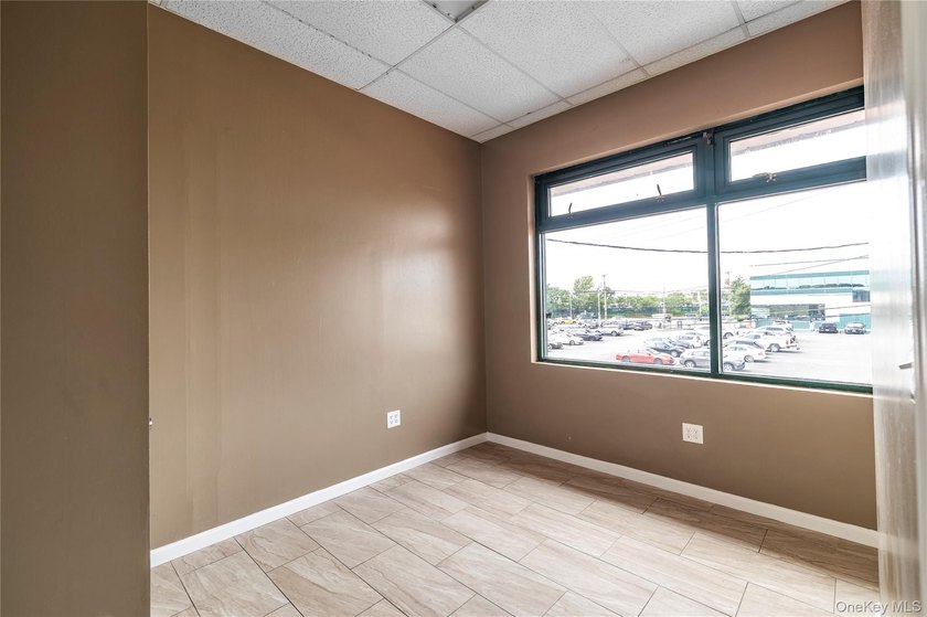 Prime Location! Across From Motor Vehicle Dept and JFK, 4,620 - photo 20