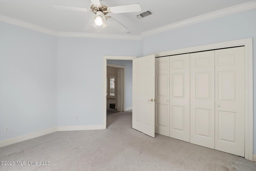 Spacious 4-bedroom, 2-bath home conveniently located between Hwy - photo 24