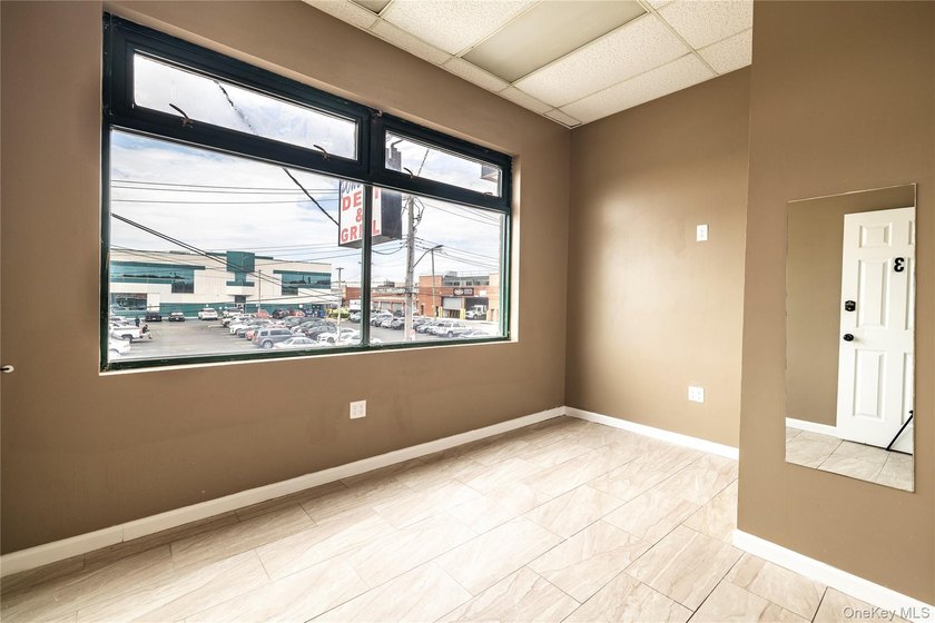 Prime Location! Across From Motor Vehicle Dept and JFK, 4,620 - photo 29