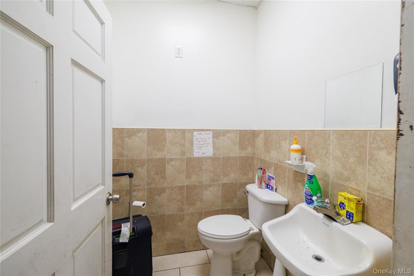 Prime Location! Across From Motor Vehicle Dept and JFK, 4,620 - photo 41