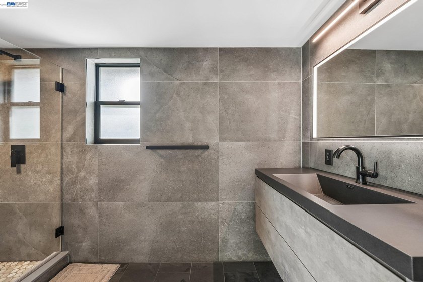 PRICE REDUCED! Incredible value for this beautifully updated - photo 22