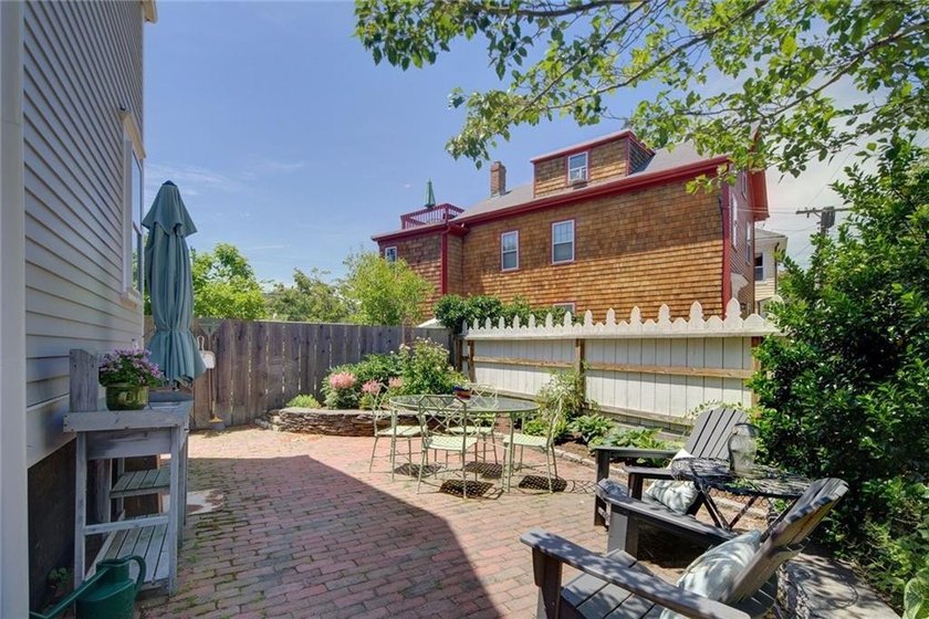 The Edward Jones House is a circa 1850's quintessential Newport - photo 23