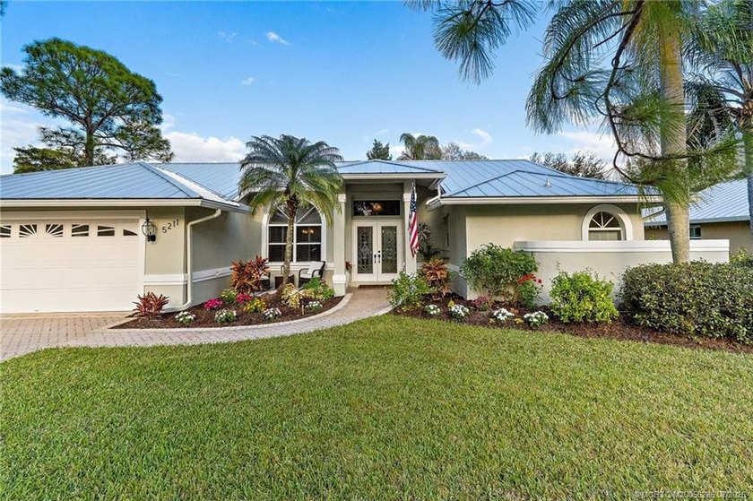 Amazing 3 Bedroom, 2 Bath, Concrete Block home with SO much to - photo 4
