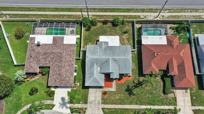 Move right into this beautifully updated 3-bedroom, 2-bath home - photo 2