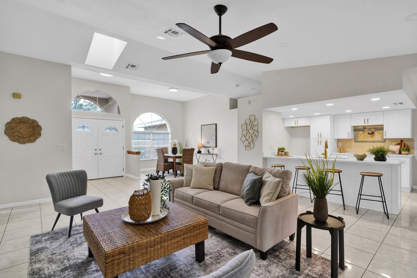 Move right into this beautifully updated 3-bedroom, 2-bath home - photo 8
