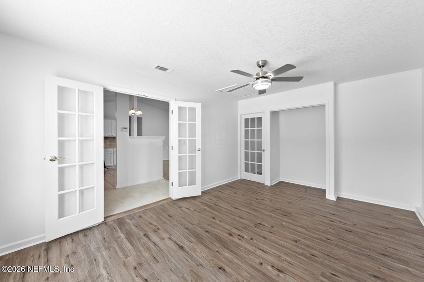 No-HOA 4-bedroom, 2-bath home in the Sans Pareil neighborhood of - photo 4