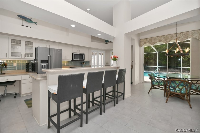 Welcome to this well-maintained 3 Bedroom, 2.5 Bath pool home - photo 5