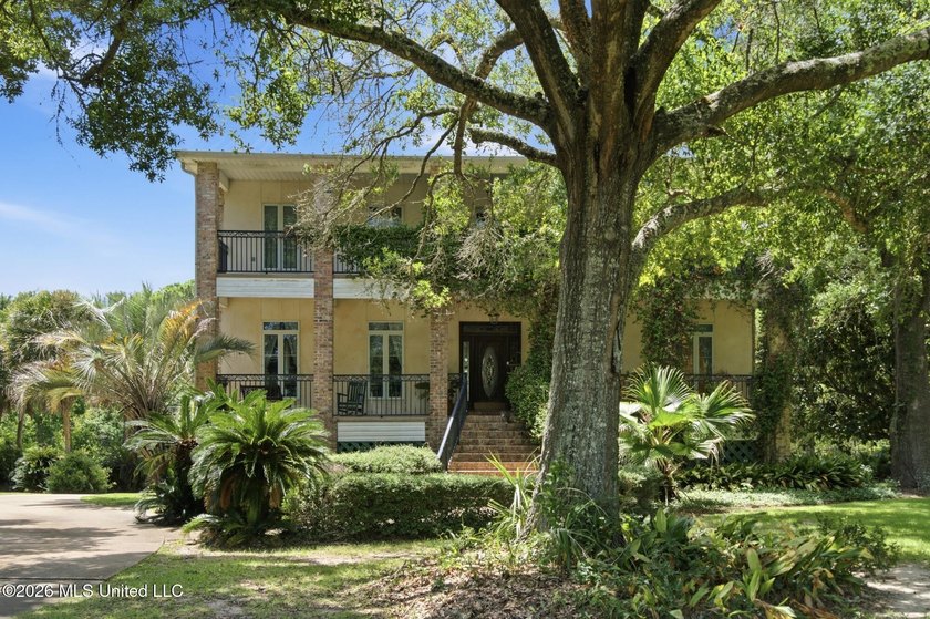 Custom-built and designed by renowned architect William H - photo 9