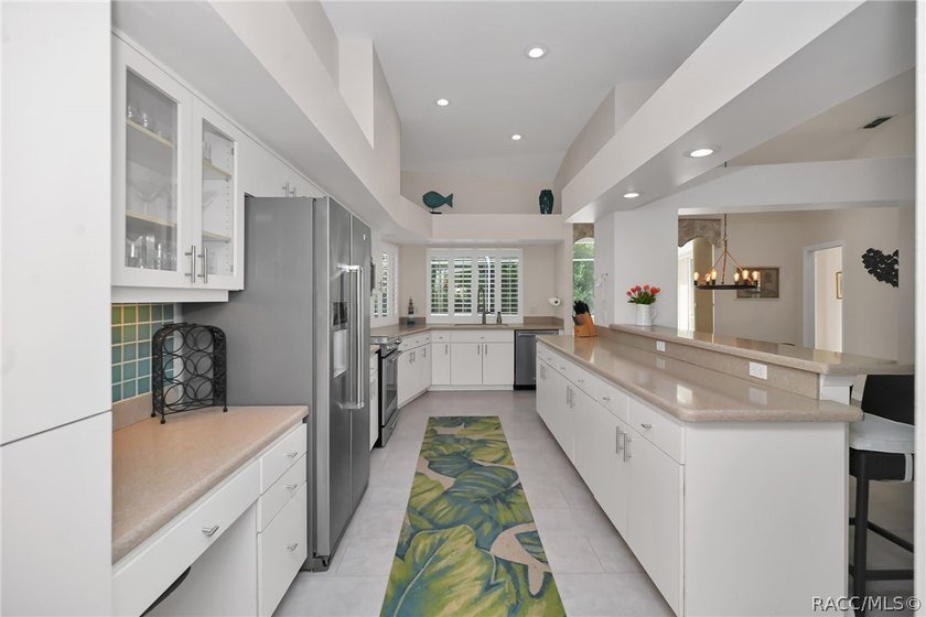 Welcome to this well-maintained 3 Bedroom, 2.5 Bath pool home - photo 10