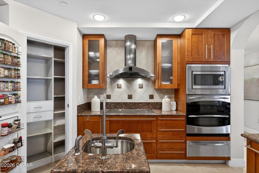 THIS LEADING LUXURY COASTAL CONDOMINIUM ESTATE UNVEILS A DREAM - photo 24